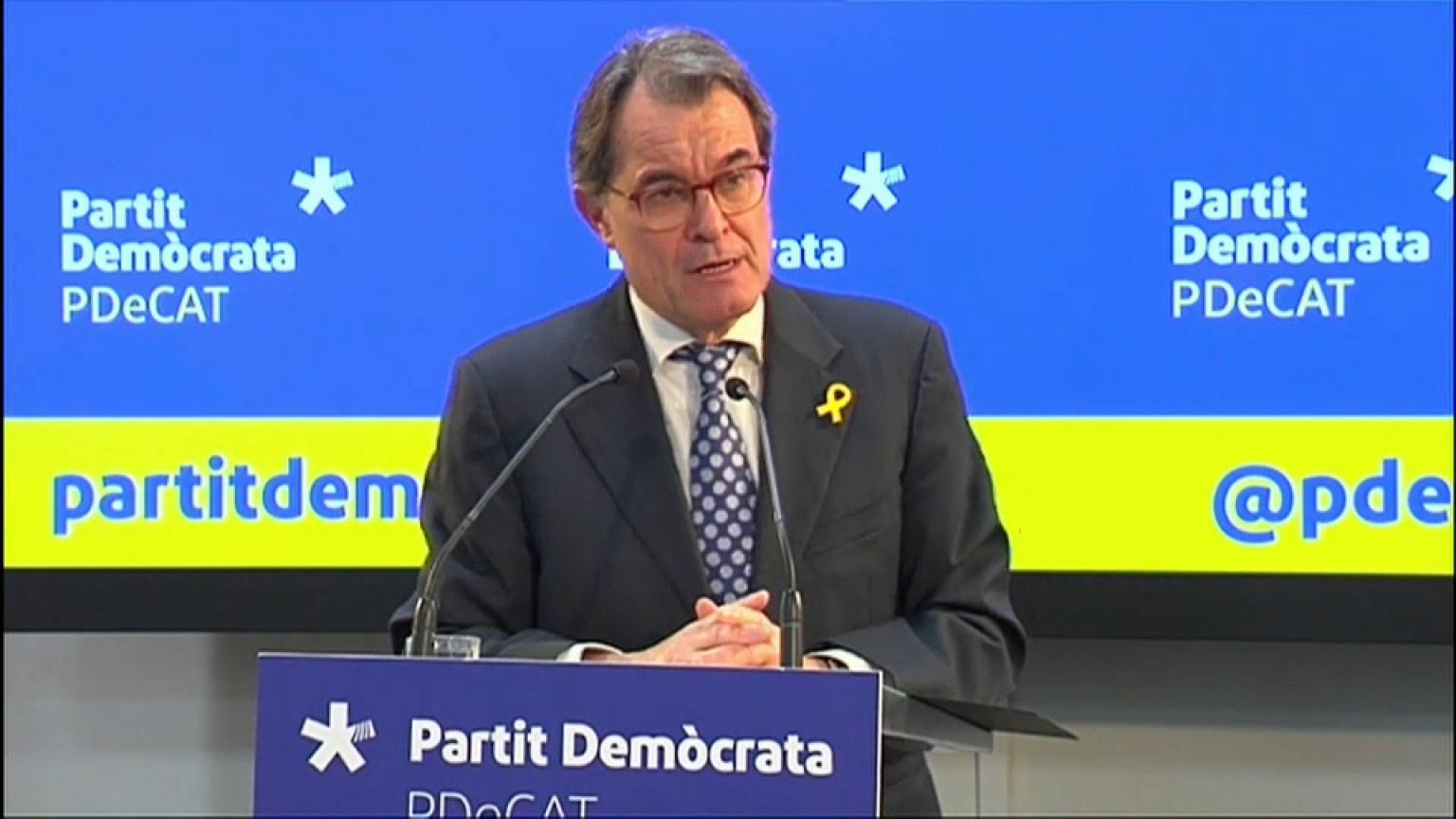 Mas :"no se puede implementar la independencia a corto plazo"