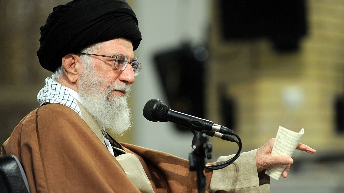 Nach Protesten im Iran: Chamenei droht USA