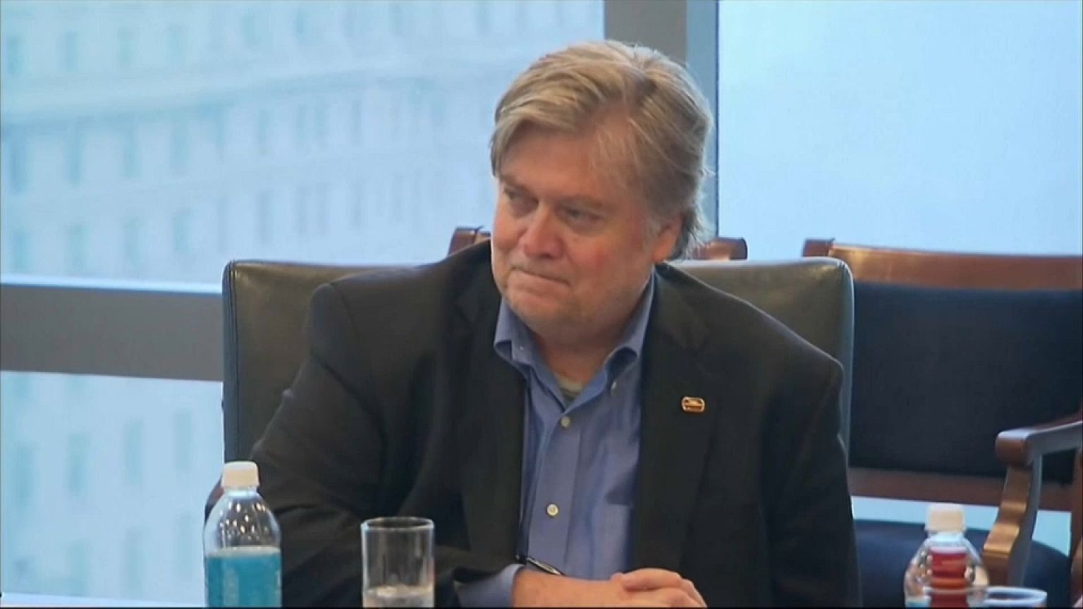 L'ex stratega di Trump Bannon lascia il network dell'ultradestra