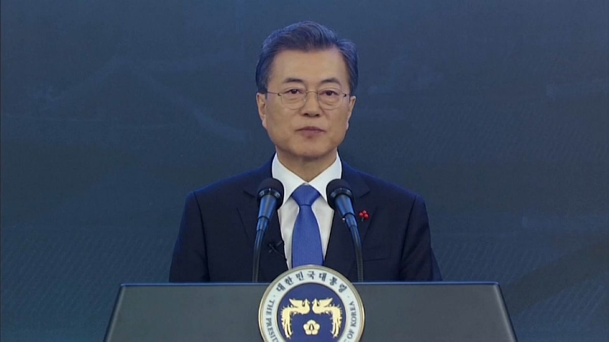 Desnuclearização é "caminho em direção à paz" - Presidente da Coreia do Sul