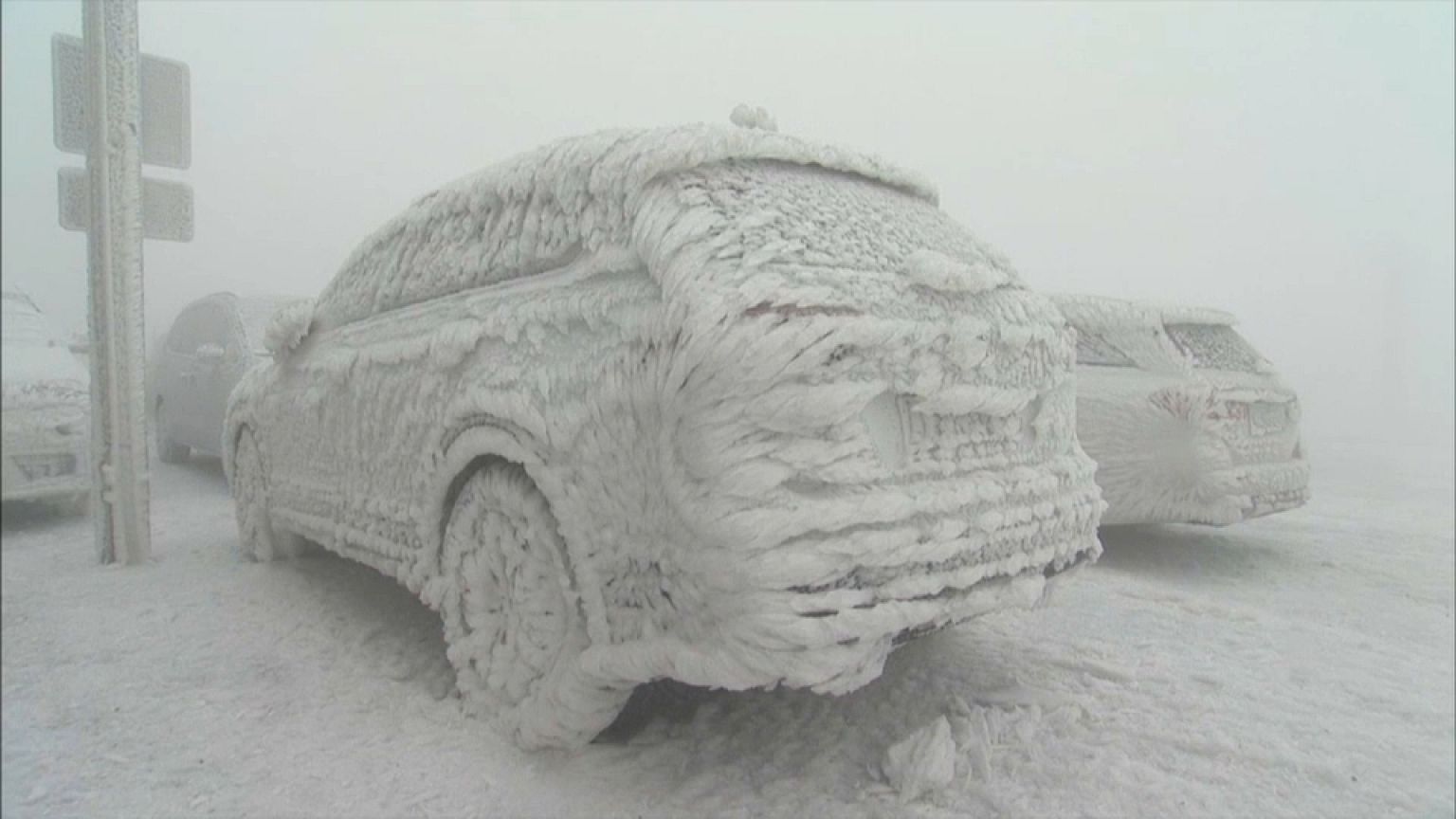 Quand la tempête crée des sculptures de glace 