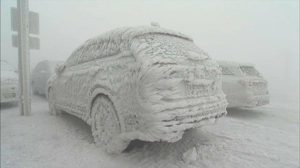 Quand la tempête crée des sculptures de glace Quand la tempête crée des sculptures de glace