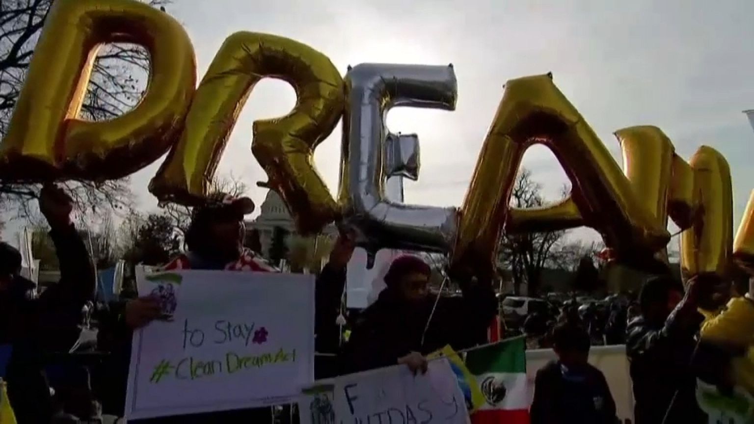 "Il Daca resta". Schiaffo a Trump sull'immigrazione