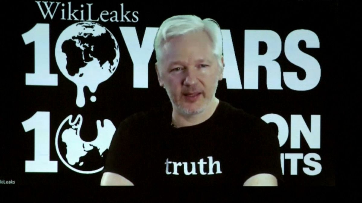 Caso Assange: Quito e Londra cercano una soluzione
