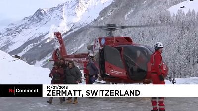 Neve 'bloqueia' saída de turistas de Zermatt
