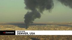 Grande incêndio devasta fábrica de reciclagem em Denver