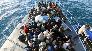 جزيرة أوروبية تبحث عن مهاجرين