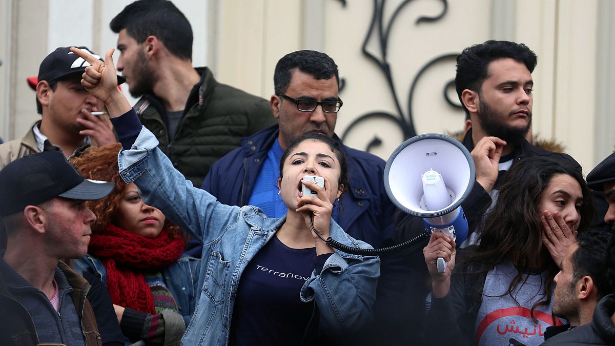 Tunísia vive novos confrontos depois de morte de jovem