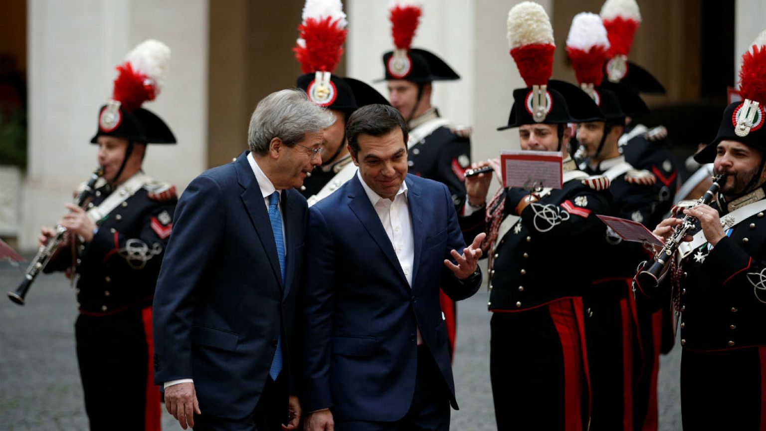 Τσίπρας σε Τζεντιλόνι: «Στην Ελλάδα πάμε καλύτερα»