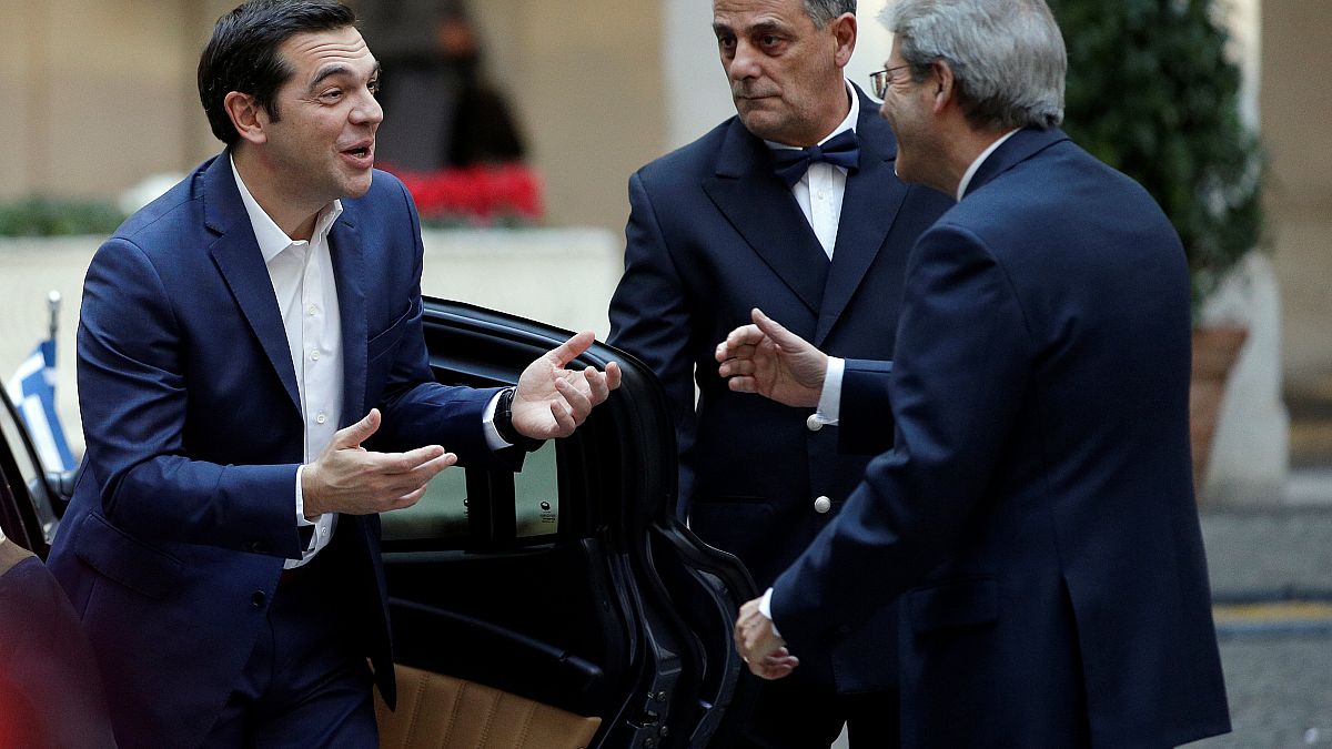 Tsipras e Gentiloni antes da cimeira da Europa do sul