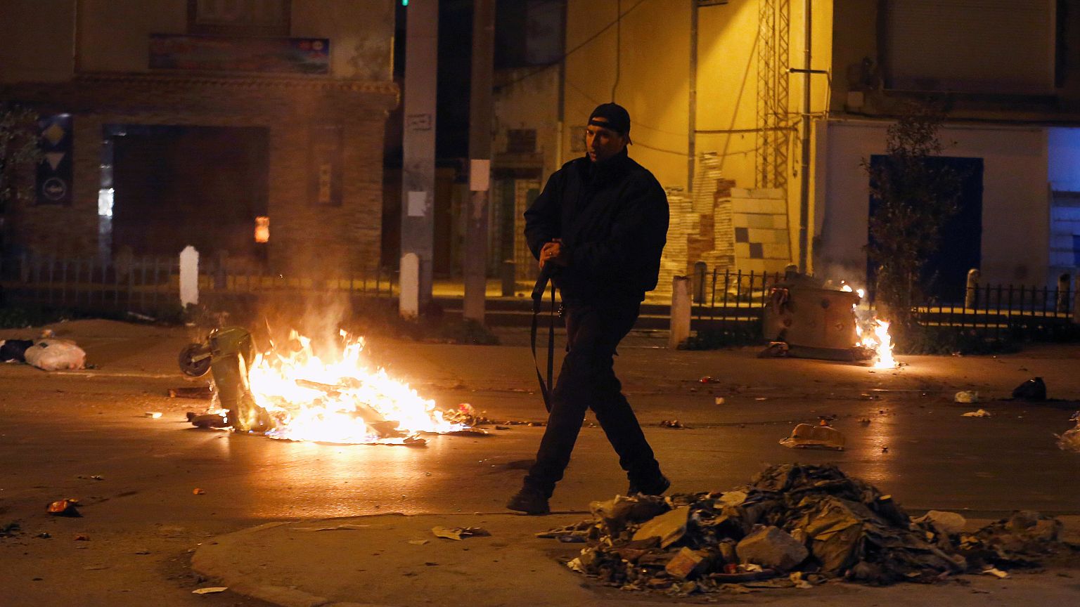 Túnez vive su tercera noche consecutiva de protestas