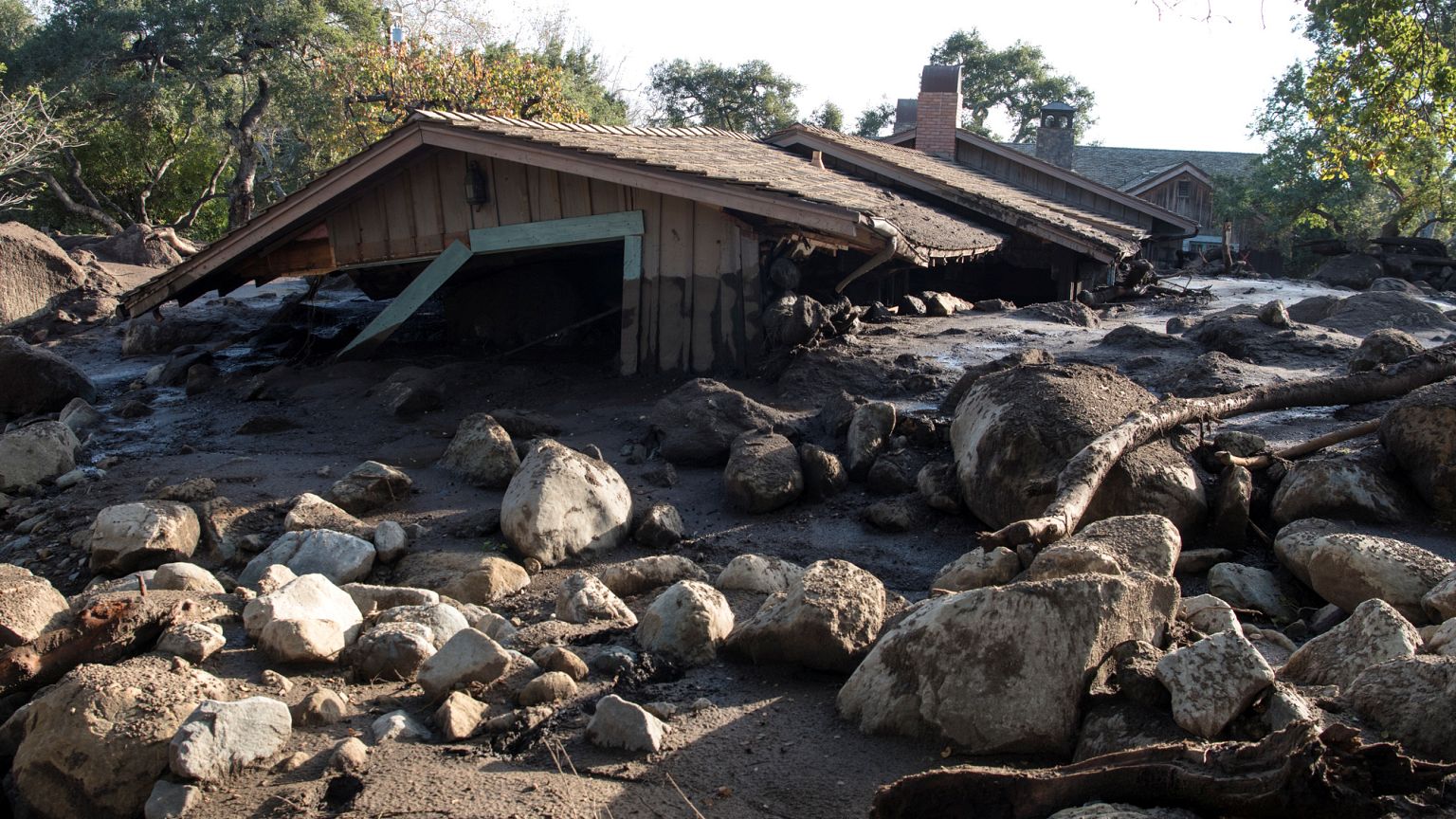 Search goes on for victims of California's deadly mudslides 