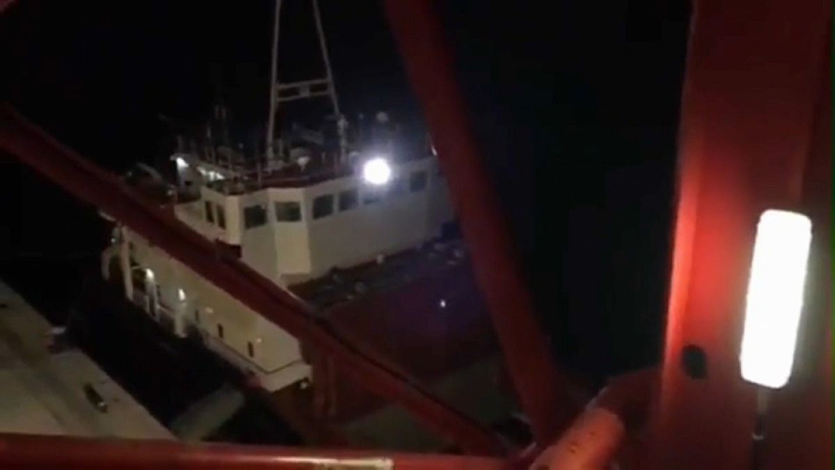 La Guardia Costera griega intercepta un barco lleno de explosivos