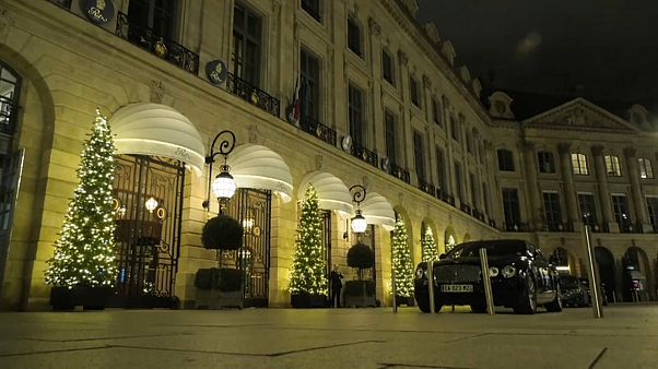 Assaltantes roubam milhões em jóias do Hotel Ritz de Paris Assaltantes roubam milhões em jóias do Hotel Ritz de Paris