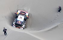 Dakar finita per Loeb, mentre Peterhansel vola