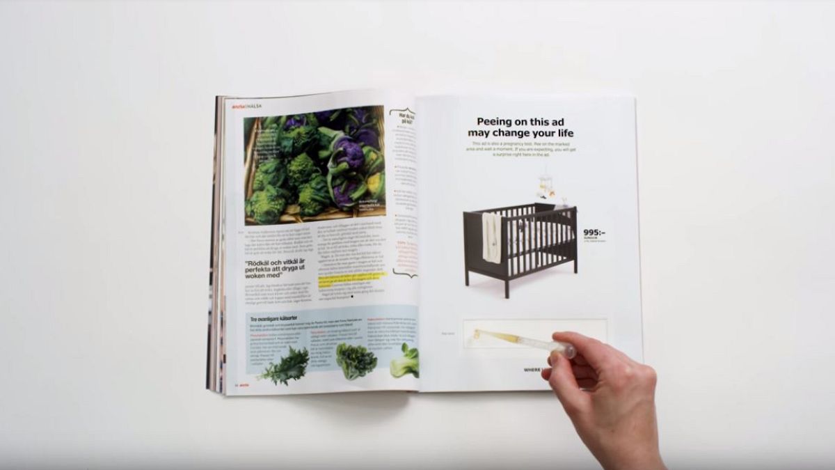 Test di gravidanza in pagina, Ikea invita a fare pipì sulla pubblicità per lo sconto culla