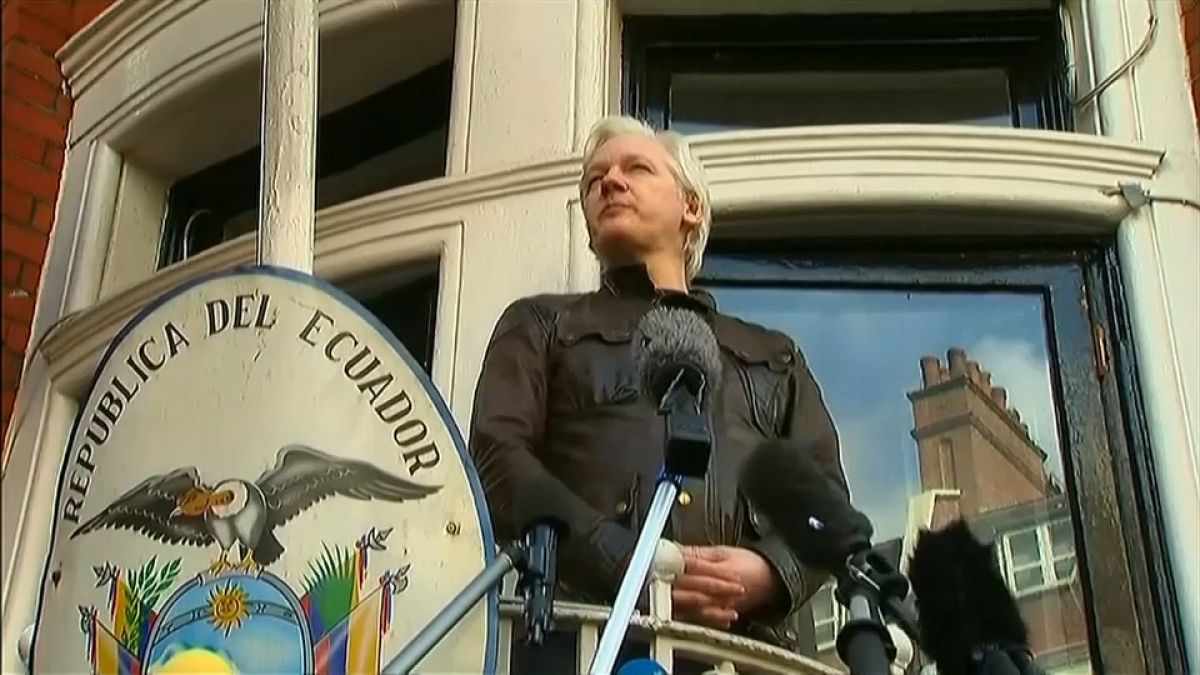 Assange seguirá encerrado en la embajada de Ecuador en Londres
