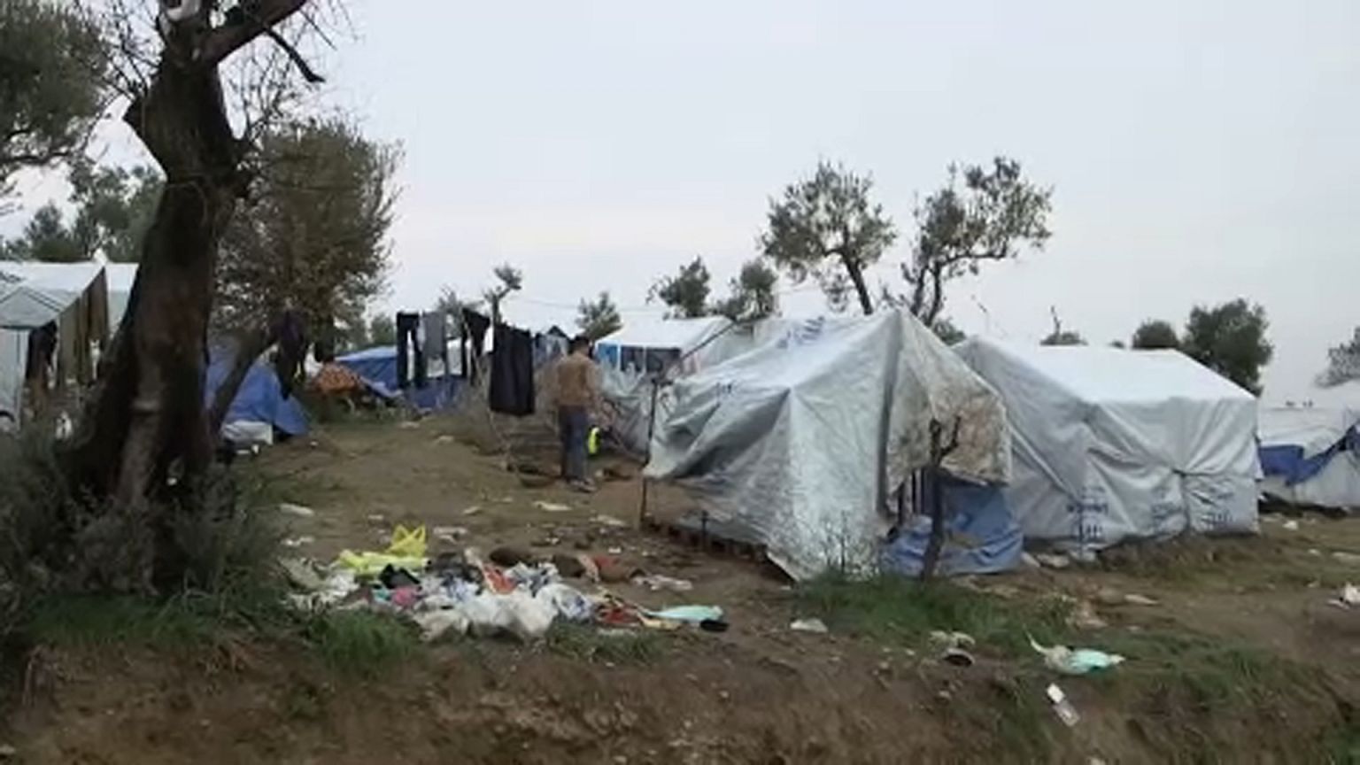 Μόρια: Οδοιπορικό στον καταυλισμό της ντροπής