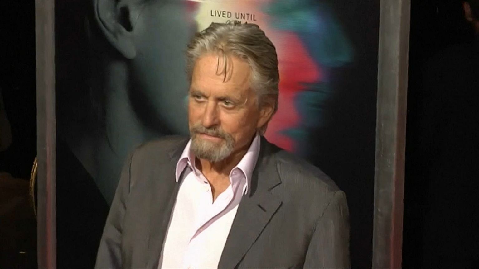 Michael Douglas e James Franco negam acusações de abuso sexual