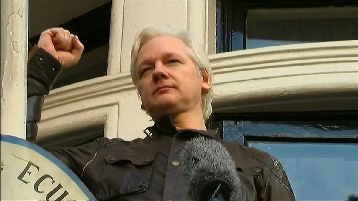 Londres rejeita estatuto diplomático a Julian Assange