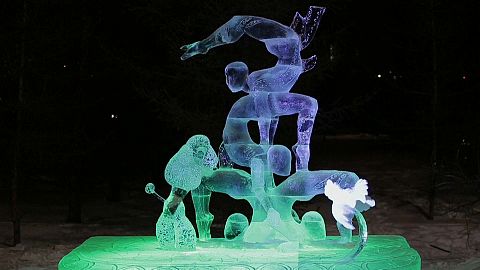 Rusya: Krasnoyarsk Buz Festivali izleyenleri büyüledi