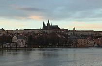 Cechi al voto per le presidenziali, divisi tra euroscettici e pro UE