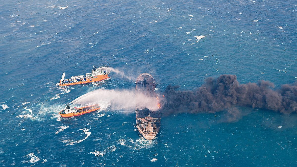 Mer de Chine : le pétrolier est toujours en feu