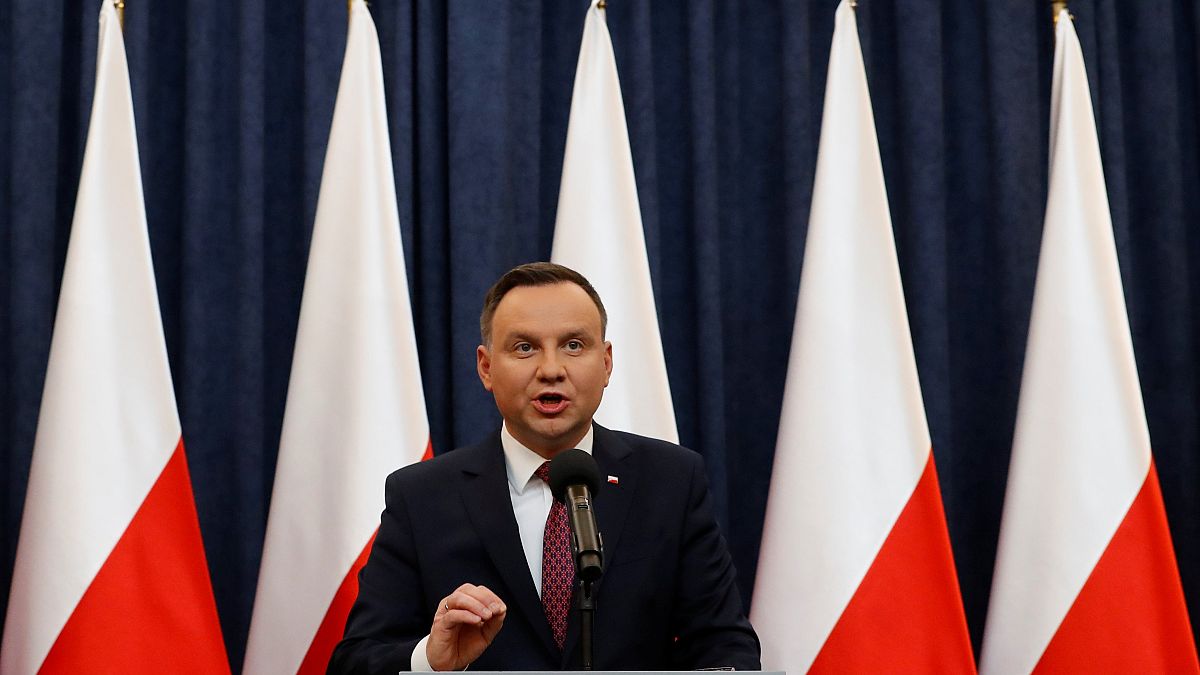 Κριτική από τον πρόεδρο της Πολωνίας στην ΕΕ - Διάλογος από τον πρωθυπουργό