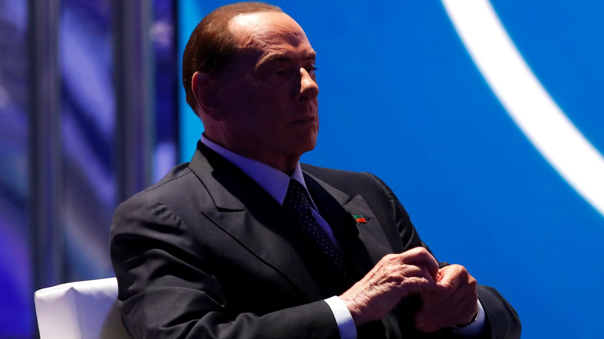 Berlusconi: Ben kadınları değil onlar beni tahrik ediyor