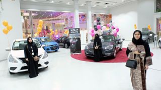 Primeiro salão automóvel para mulheres na Arábia Saudita
