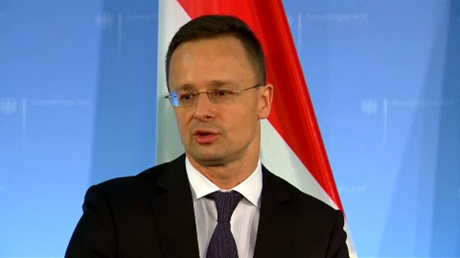 Szijjártó: elfogadhatatlan a román kormányfő kijelentése