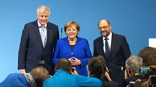 Almanya'da büyük koalisyon için ilk adım atıldı