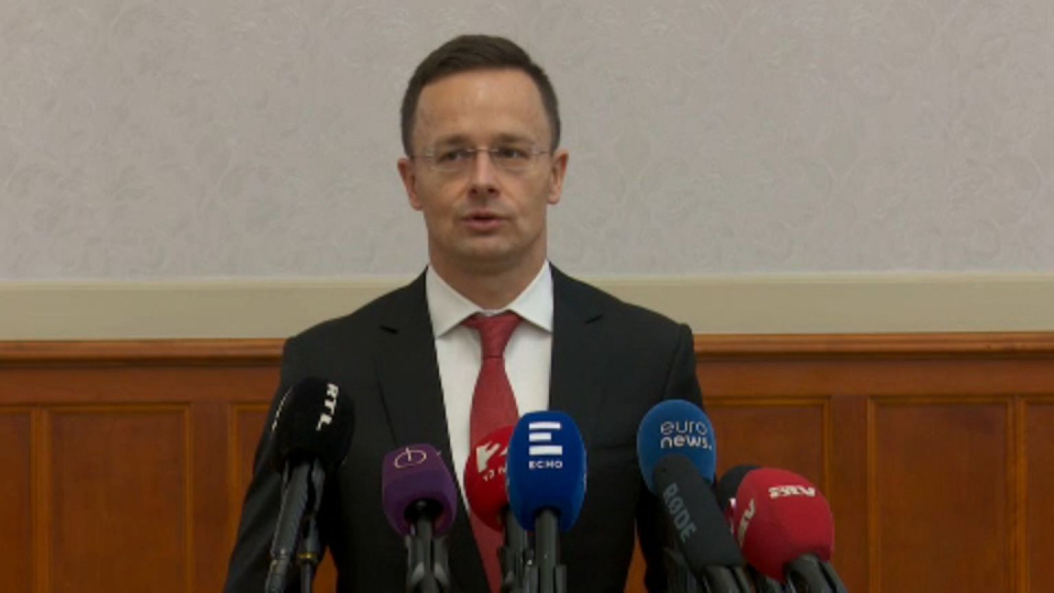 Bocsánatkérést vár Romániától a magyar kormány