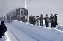 Zug-Passagiere stecken 15 Stunden in Schneeverwehung 