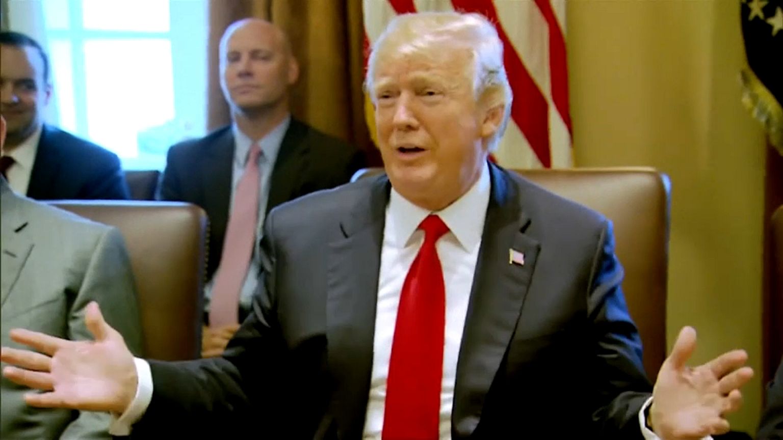Donald Trump'tan 'lağım çukuru' düzeltmesi