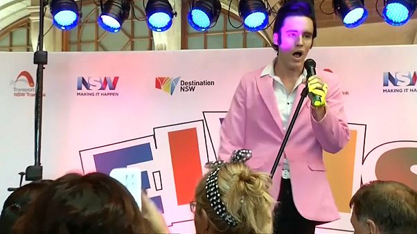 Fãs de Elvis reúnem-se em Sidney Fãs de Elvis reúnem-se em Sidney