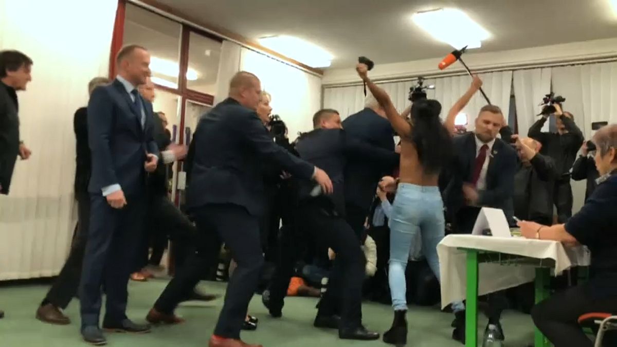 Çek Cumhurbaşkanı Zeman'a FEMEN saldırısı