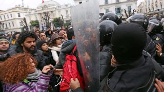 Τυνησία: Κλιμακώνεται η ένταση και οι διαδηλώσεις κατά της λιτότητας