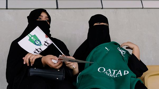 Saudische Frauen erstmal bei einem Fußballspiel Saudische Frauen erstmal bei einem Fußballspiel