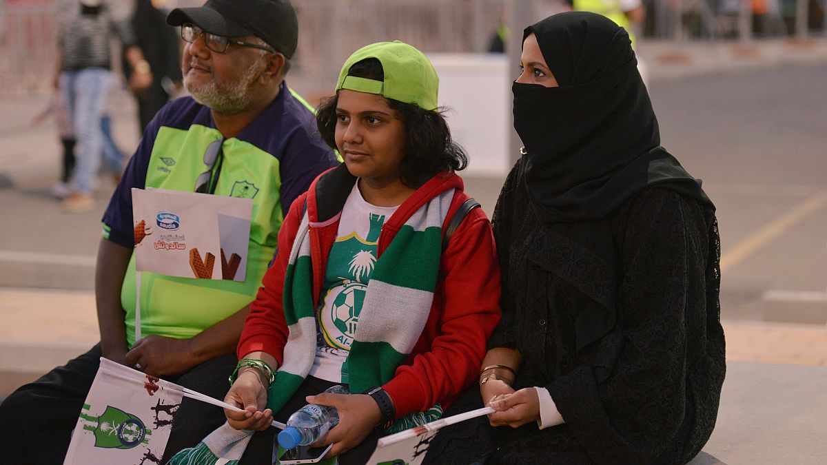 Arabia Saudí permitirá a las mujeres asistir a partidos de fútbol