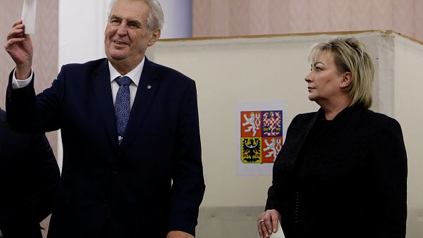 Präsidentschaftswahlen in der Tschechischen Republik: Zeman gewinnt erste Runde Präsidentschaftswahlen in der Tschechischen Republik: Zeman gewinnt erste Runde