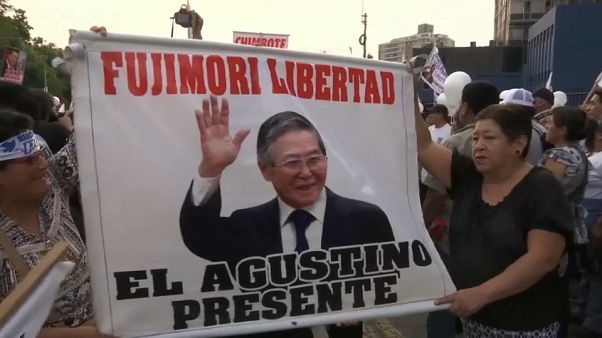 Peruaner zeigen Solidarität mit Ex-Präsidenten Fujimori Peruaner zeigen Solidarität mit Ex-Präsidenten Fujimori