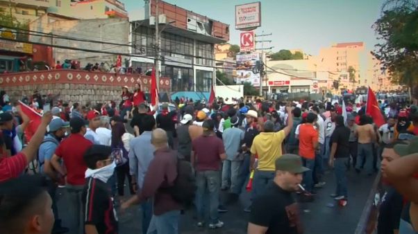 Honduras'ta genel grev öncesi muhalifler sokakta Honduras'ta genel grev öncesi muhalifler sokakta