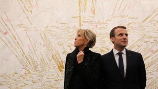 الرئيس الفرنسي إيمانويل ماكرون بصحبة زوجته بريجيت