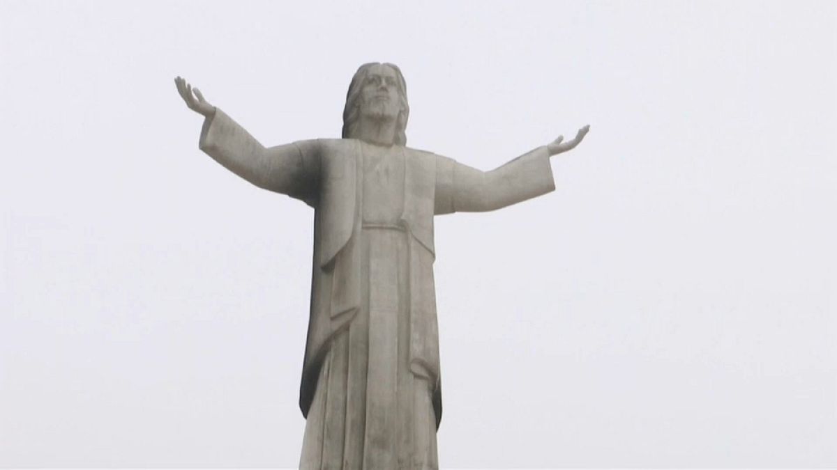 Peru vor Papstbesuch: Christus-Statue in Flammen