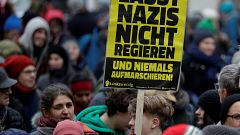 Proteste a Vienna: "Non lasciate nazisti governare"
