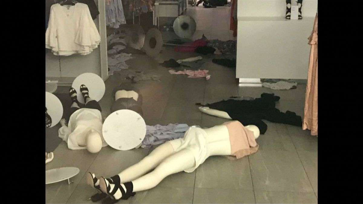 Irkçılıkla suçlanan H&M mağazalarına saldırı düzenlendi