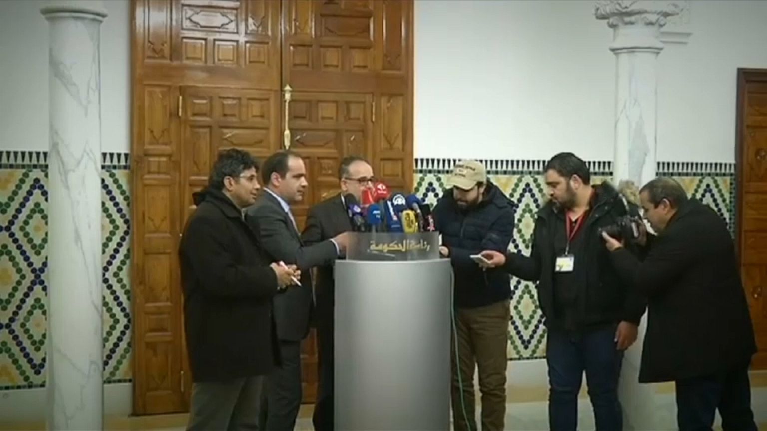 В Тунисе увеличат социальные выплаты