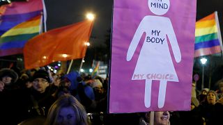 "Difendere l'aborto". La Polonia torna in piazza