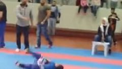 بالفيديو: الاعتداء على طفل مصري بسبب فوزه بمسابقة للكارتيه في الكويت 